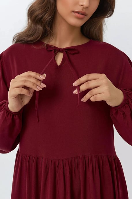 Maxikleid mit A-Linien-Schnitt und Rundhalsausschnitt - Image 2