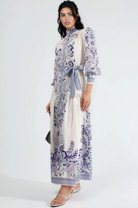 Maxi-Kleid mit Mandarin-Kragen und Gürtel - Image 2