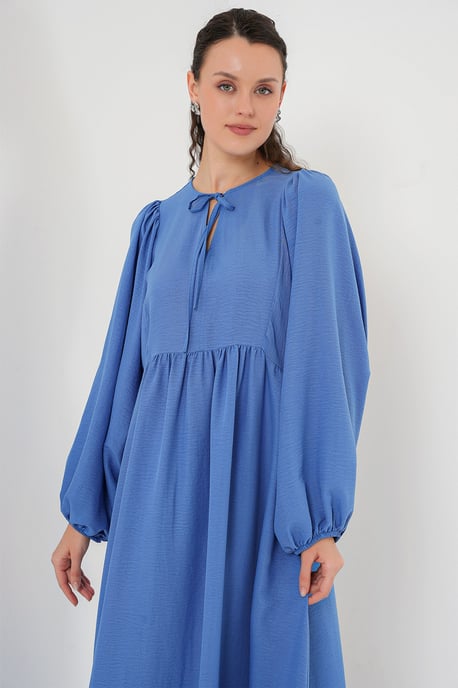 Gemustertes Maxikleid mit Schleife - Image 4