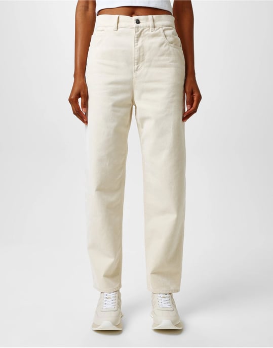 Cropped Tapered Leg Jeans - Image 3