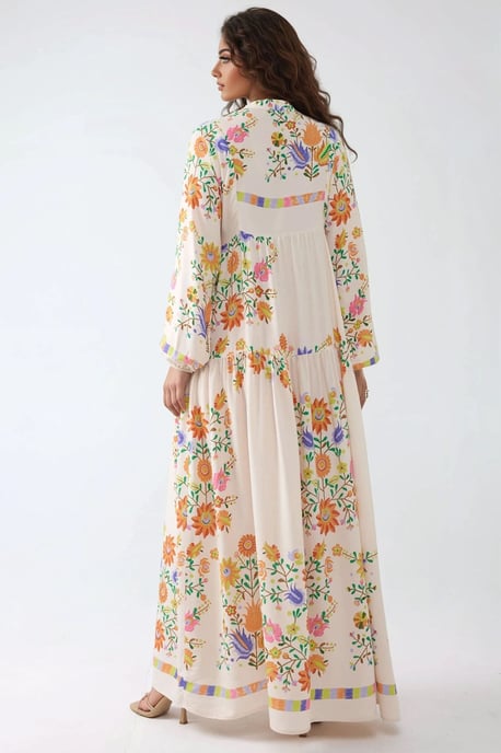 Gedrucktes V-Ausschnitt-Maxikleid mit Knopfdetail - Image 4