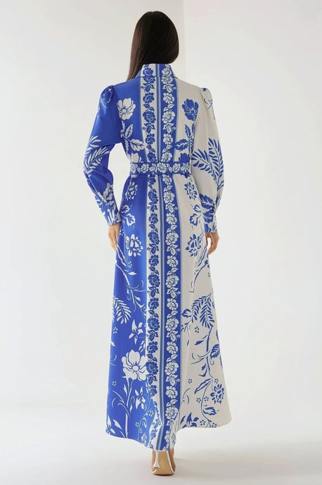 Bedrucktes Maxi-Kleid mit langen Ärmeln und Gürtel - Image 4