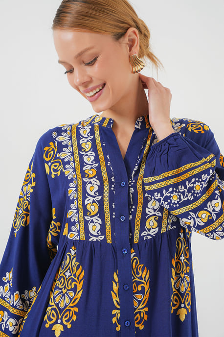 Bedrucktes V-Ausschnitt-Maxikleid mit Druckknopfverschluss - Image 3