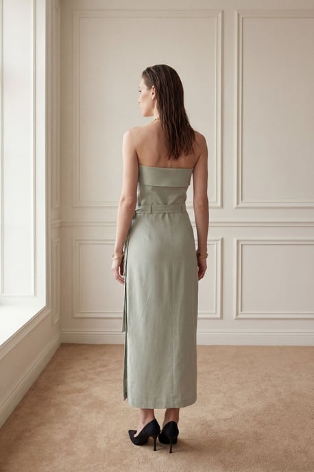Hüftfreies Maxikleid mit Gürtel - Image 3
