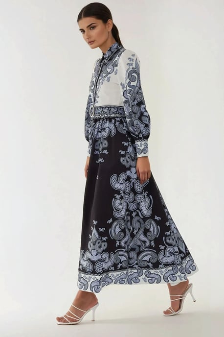Bedrucktes Maxi-Kleid mit langen Ärmeln und Gürtel - Image 5