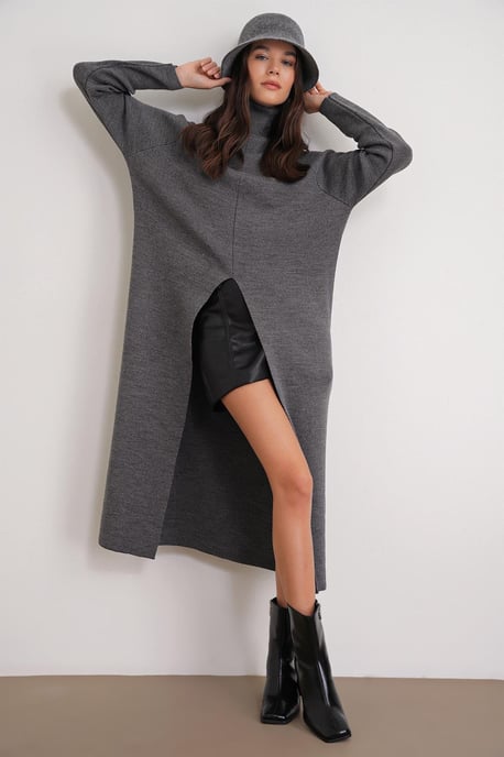 Turtleneck Strick-Maxikleid mit Schlitzen - Image 4