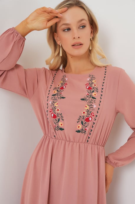Besticktes Maxikleid mit Rundhalsausschnitt - Image 4