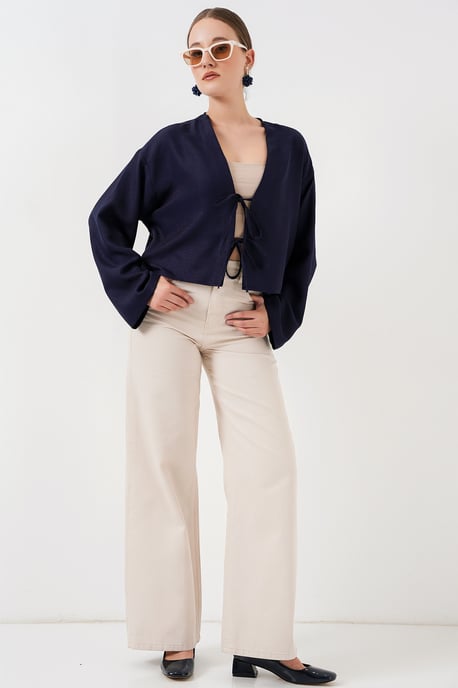 Viskose-Mischung V-Ausschnitt Langarm-Kimono mit Bindungsdetails - Image 2