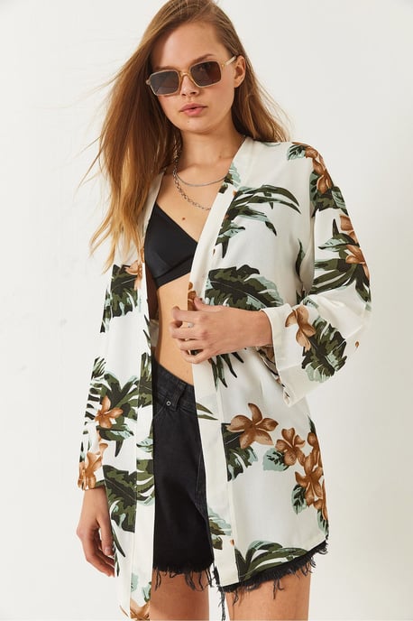 Blumenbedruckter, weit geschnittener Kimono mit Schalkragen - Image 4