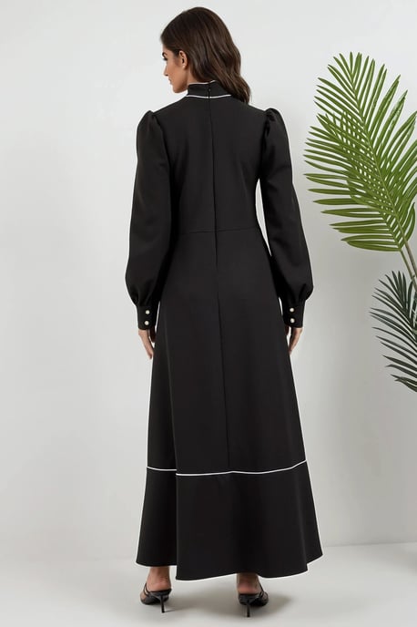 Hiccup farbenblockiertes Maxikleid mit halbem Rollkragen - Schwarz - Image 4