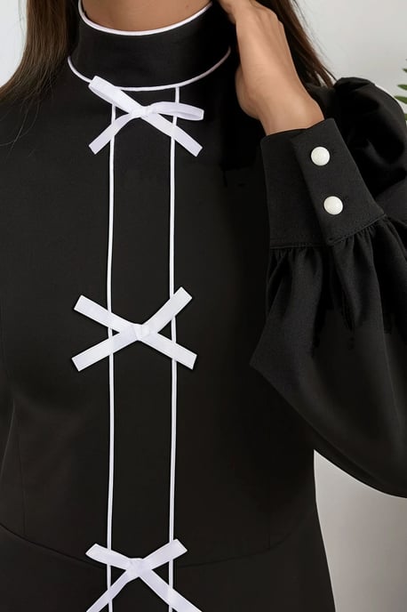 Hiccup farbenblockiertes Maxikleid mit halbem Rollkragen - Schwarz - Image 5