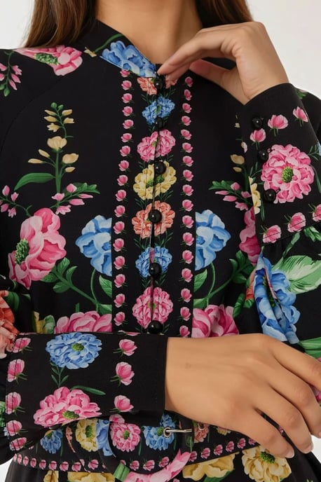 Bedrucktes Maxikleid mit langen Ärmeln und Gürtel - Image 3