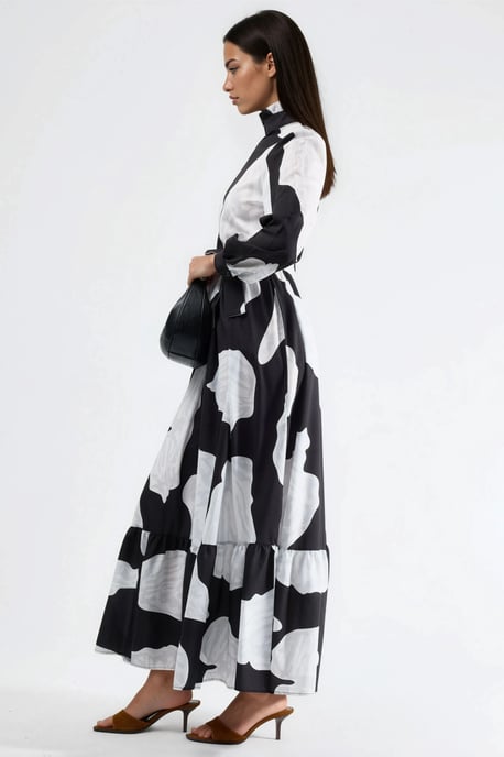 Maxikleid mit Bindungsdetail und halbem Turtleneck - Image 3