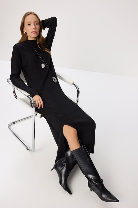Strukturierter Bodycon-Strickkleid mit Schlitz - Image 1