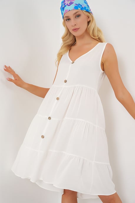 Ärmelloses Mini-Kleid mit V-Ausschnitt und Knopfdetails - Image 4