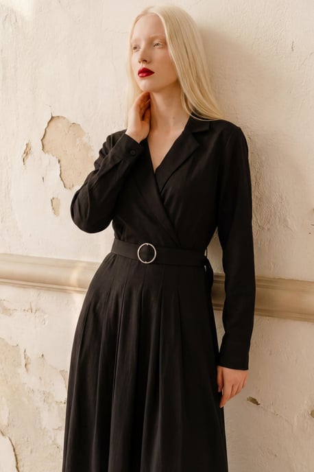 Maxikleid mit Gürtel und langen Ärmeln - Image 2