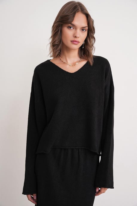 V-Ausschnitt Strickpullover & Rock-Set - Image 2