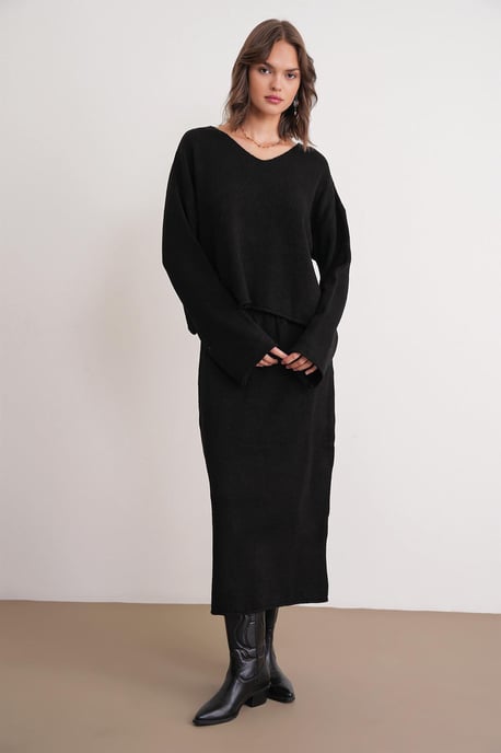 V-Ausschnitt Strickpullover & Rock-Set - Image 5