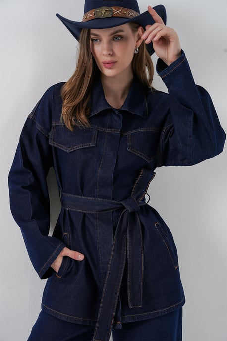 Denim-Set mit jacke mit taschen und geraden hosen - Image 2