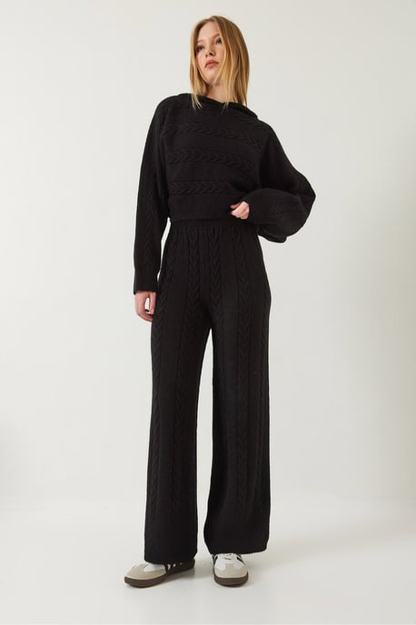 Strukturierter Strick-Crop-Pullover und weite Bein-Hosen Co-Ord-Set - Image 3
