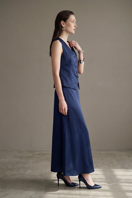V-Ausschnitt Weste und Maxi-Rock Satin Zweiteiliges Set - Image 6