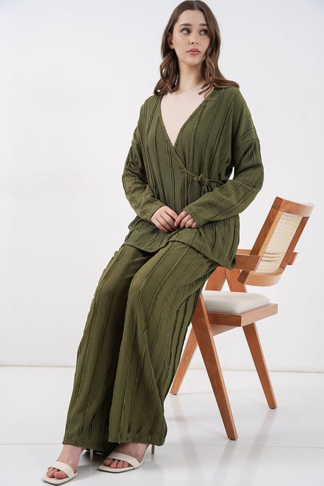 Texturiertes V-Ausschnitt Kimono mit Bindegürtel & weiter Hosen Set - Image 4