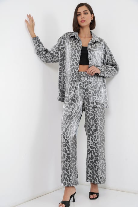 Leopardenmuster Hemd mit Knopfleiste und weite Satin-Hosen im 2-teiligen Set - Image 3