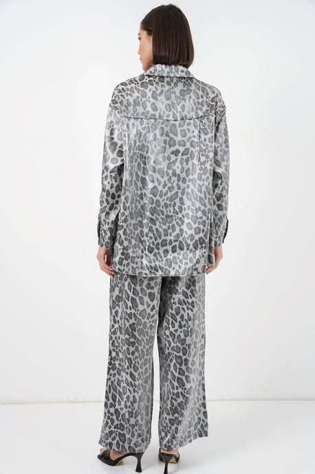 Leopardenmuster Hemd mit Knopfleiste und weite Satin-Hosen im 2-teiligen Set - Image 6