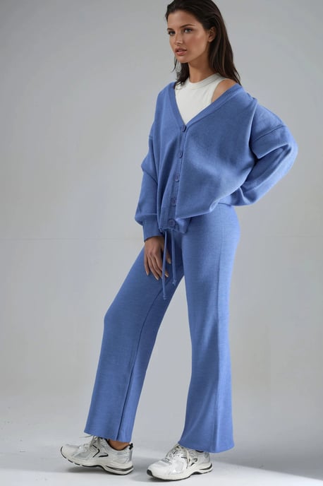 V-Ausschnitt Cardigan und Weite Hosen Strickset - Image 5