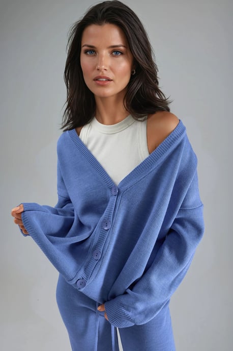 V-Ausschnitt Cardigan und Weite Hosen Strickset - Image 6