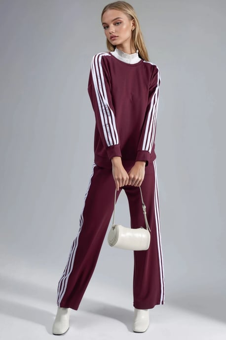 Gestreiftes Sweatshirt mit Rundhalsausschnitt und gerade geschnittene Hose Coord - Image 4