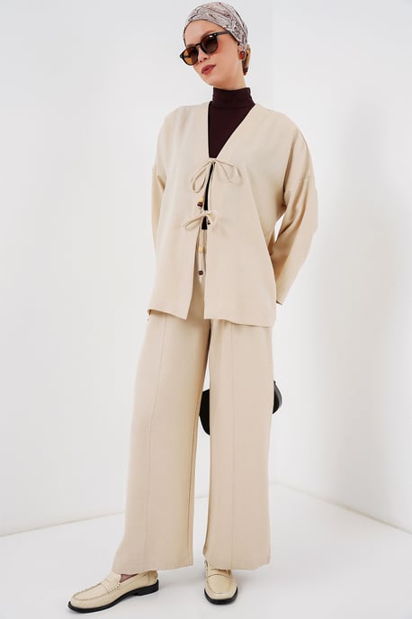V-Ausschnitt Cardigan und Weitgeschnittene Hosen Set - Image 4