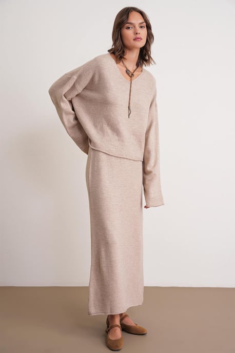 V-Ausschnitt Strickpullover und Rock-Set - Image 2
