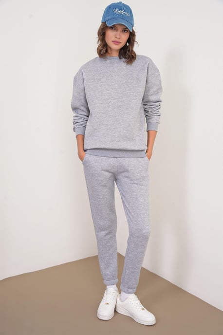 Basic Sweatshirt & Jogger Zwei-Teiliges Set - Image 1