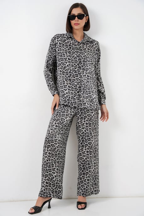 Leopardenmuster Hemd mit Knopfleiste und weite Satin-Hosen im 2-teiligen Set - Image 4