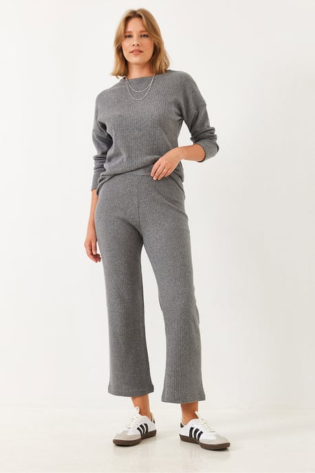 Rippstrukturiertes Crewneck-Pullover- und Hosen-Set - Image 6