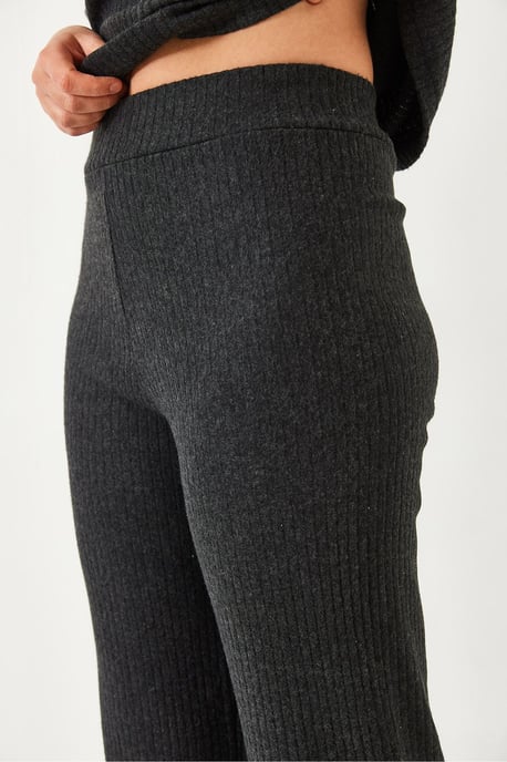 Rippstrukturierter Rundhals-Pullover und Hosen-Set - Image 2
