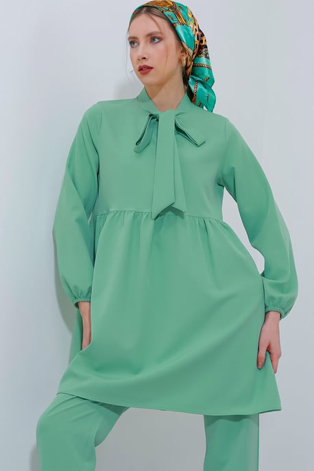 Langes Tunika- und Hosen-Set mit Hemdkragen - Image 1
