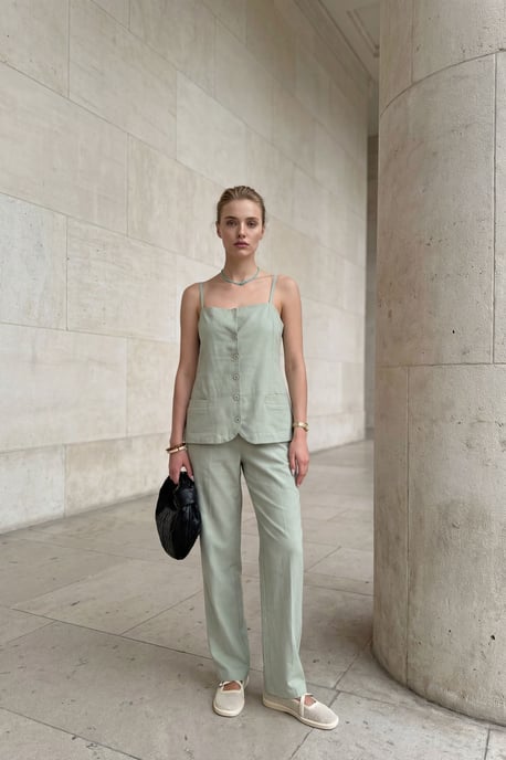 V-Ausschnitt Knopfveste mit Taschen und gerade geschnittene Hose Zwei-Teile-Set - Image 6
