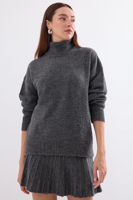 Strukturierter Oversized Rollkragen-Strick-Set - Image 3