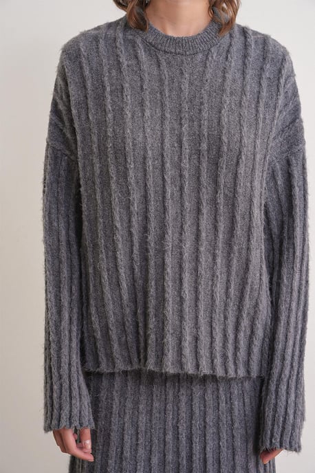 Strukturiertes Oversized-Pullover und Rock Strick-Koordinationsset - Image 5