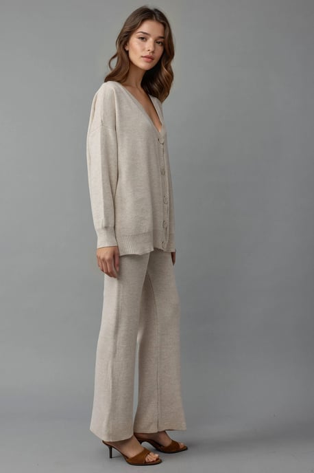 V-Ausschnitt Cardigan und Weitbeinige Hosen Strickset - Image 2