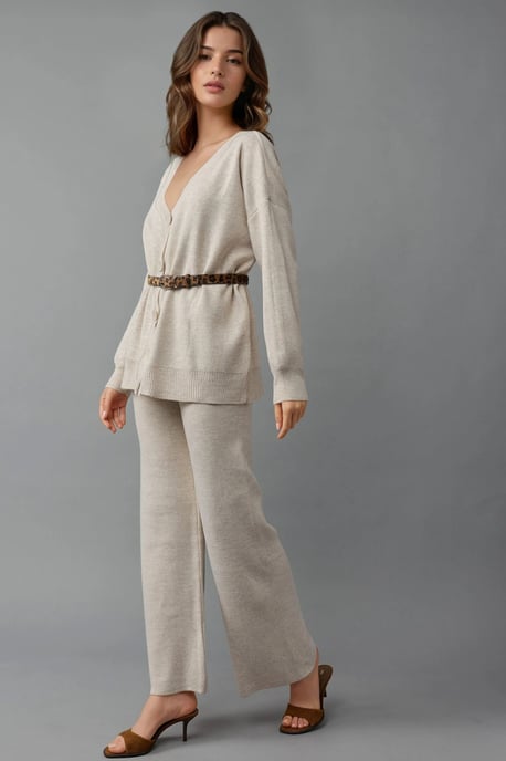 V-Ausschnitt Cardigan und Weitbeinige Hosen Strickset - Image 4