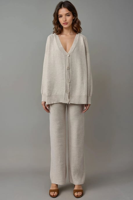 V-Ausschnitt Cardigan und Weitbeinige Hosen Strickset - Image 6