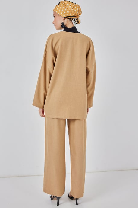 V-Ausschnitt Cardigan und Weite Hosen Set - Image 6