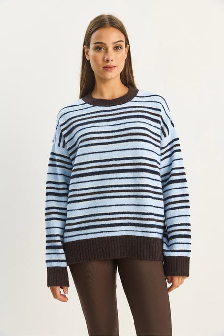 Übergroßer gestreifter Strickpullover - Image 3