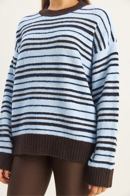 Übergroßer gestreifter Strickpullover - Image 4