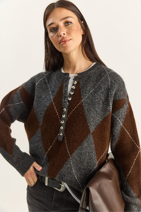 Strickpullover mit Rundhalsausschnitt und Knopfverschluss - Image 5