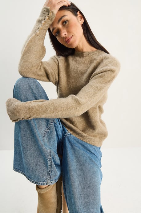 Pullover mit Knopfdetails an den Ärmelbündchen - Image 1