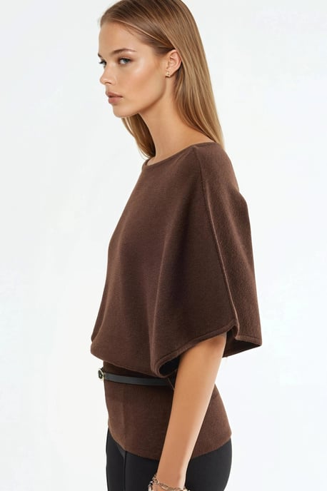 Gestrickter Pullover mit Rundhalsausschnitt und Gürtel - Image 4